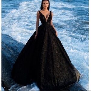 TARIK EDIZ COUTRE 93631 Black shimmer scalloped ballgown NWOT
